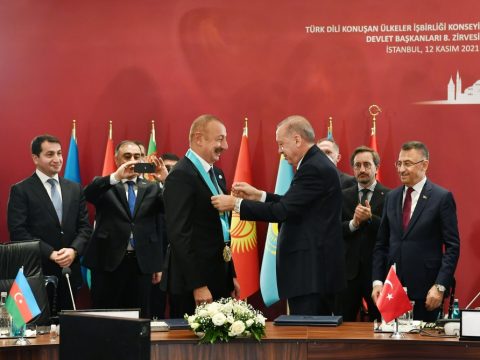 Spiker İlham Əliyevi təbrik etdi