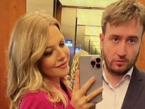 Teymur Rəcəbov xalq artistinin nəvəsi ilə nişanlandı – Foto