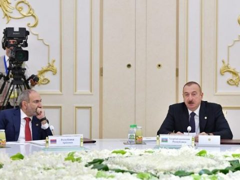 Tarasov erməni KİV-ə: Əliyev idarə edir, Nikol isə…