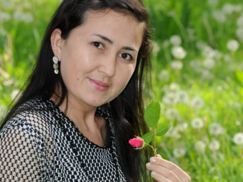 Özbəkistanda Nərgiz Əsəd adında tanınmış bir şairə yaşayır… – Elnur Baxış yazır