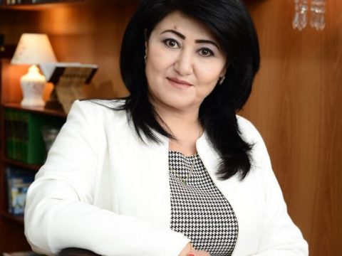 Ürəyim quş kimi çıxdı qəfəsdən,  Hər yan payız idi, qəlb bahar idi