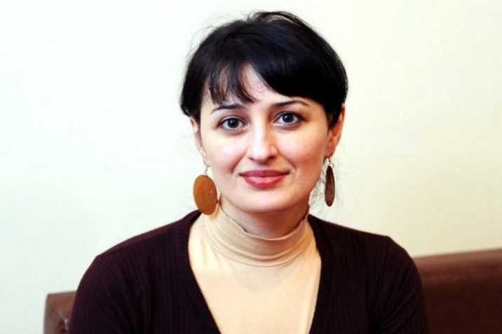 Varlığı brendlərdən asılı olan qadınlar