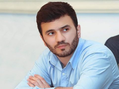 Avtobusdakı gözəl qız və mənim axmaqlığım – Ulucay Akif yazır…