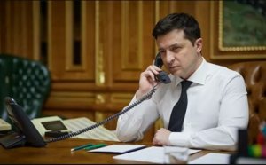 Zelenski Makronla Ukraynadakı vəziyyəti müzakirə etdi