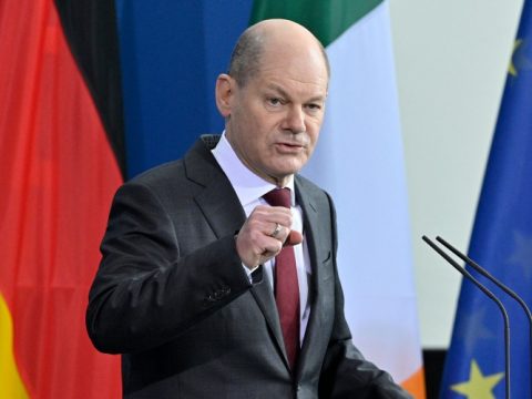 Almaniya kansleri Putinə xəbərdarlıq etdi