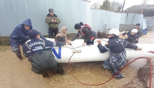 Masallı və Cəlilabadda çay daşdı, 39 nəfər təxliyə olundu – Video