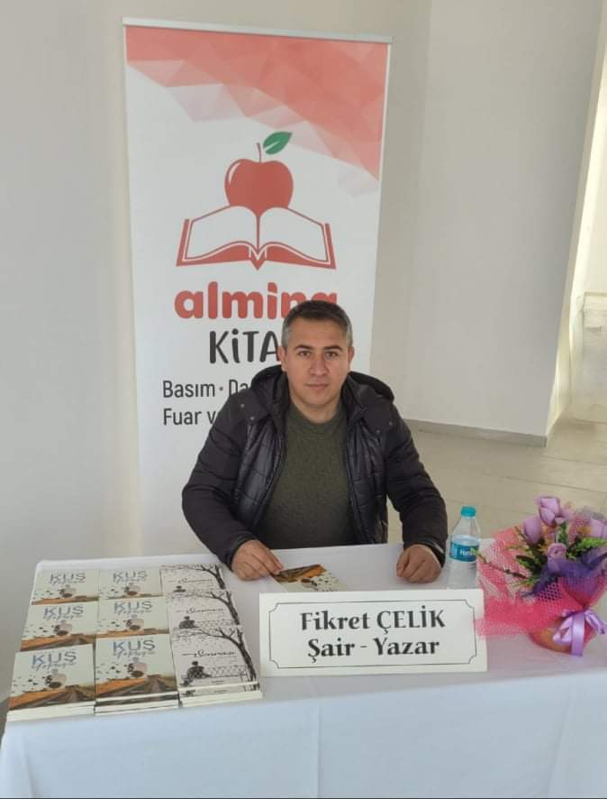 Göçebe bir ırmaktır yüreğim, Her gelişinde baharın Düşer yollara…- Fikrət Çelik (Türkiyə)