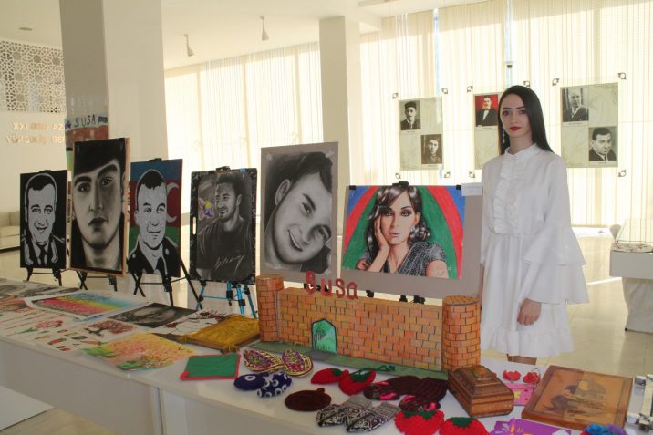 “Yaradıcı zərif əllər” sərgisi keçirilmişdir