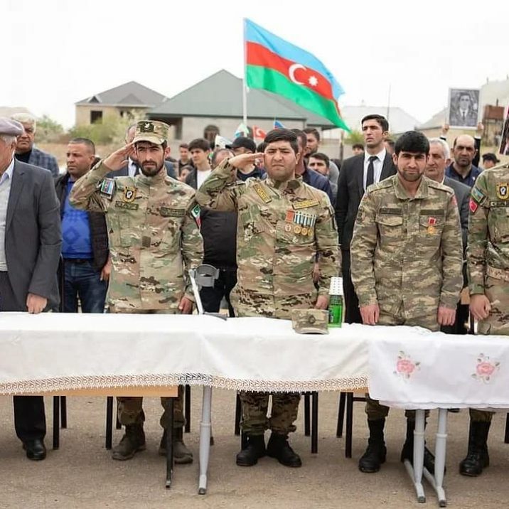 Gəncə şəhərində şəhidlərinin xatirəsinə inşa olunmuş bulaq kompleksinin açılışı olub