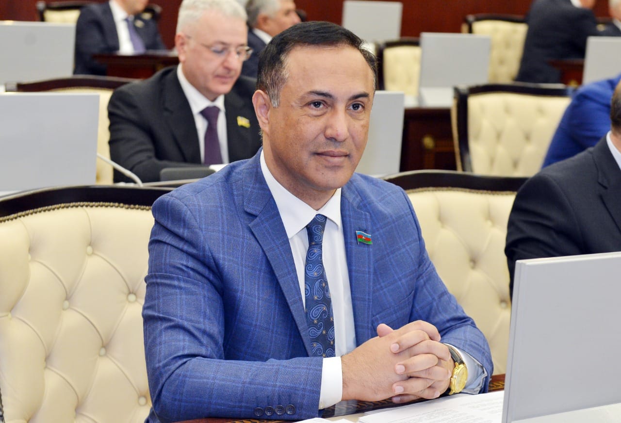 Qaranlıqda da işıq var... Qaranlıqda da işıq var...