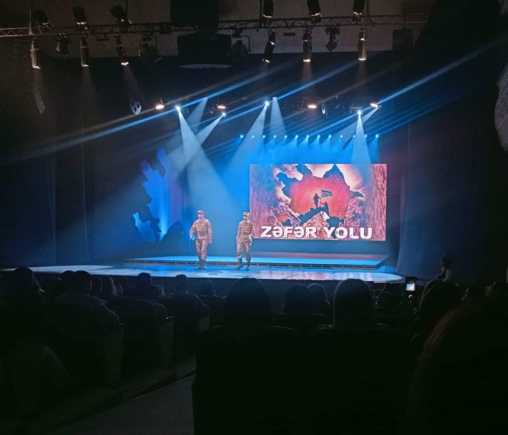 Gənc alimlər “Zəfər yolu” tamaşasının premyerasında iştirak ediblər