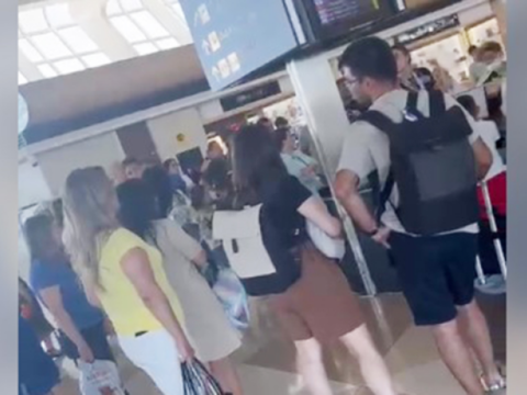 Bakıdan Bodruma uçanlar problemlə üzləşdi