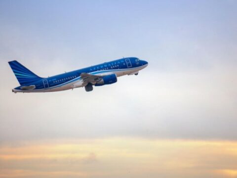 Bakıdan Londona və əks istiqamətdə səyahət edənlərin NƏZƏRİNƏ