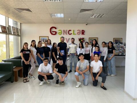 Suraxanı Gənclər evinin növbəti qonağı Şair Qabil Ədalət oldu