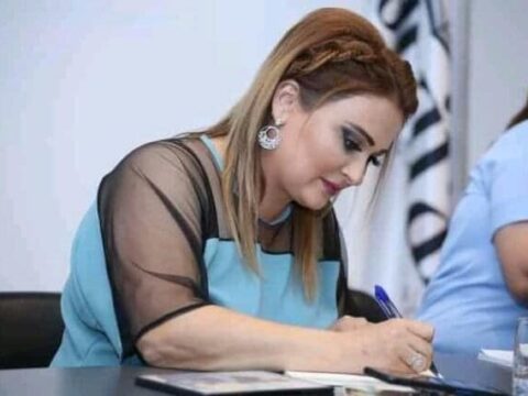 Tanrının pıçıltılarını eşidən xanım