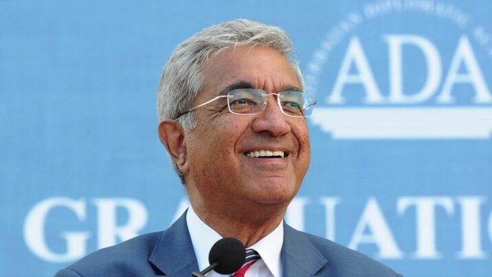 Tələbələri ilə bir masada əyləşib nahar etməyi bacaran rektor…