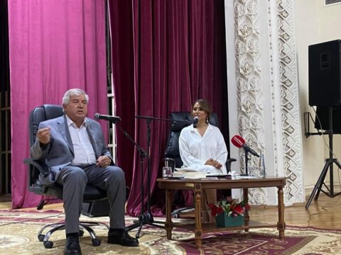 Lökbatan qəsəbəsində Xalq şairi Sabir Rüstəmxanlı ilə görüş keçirildi