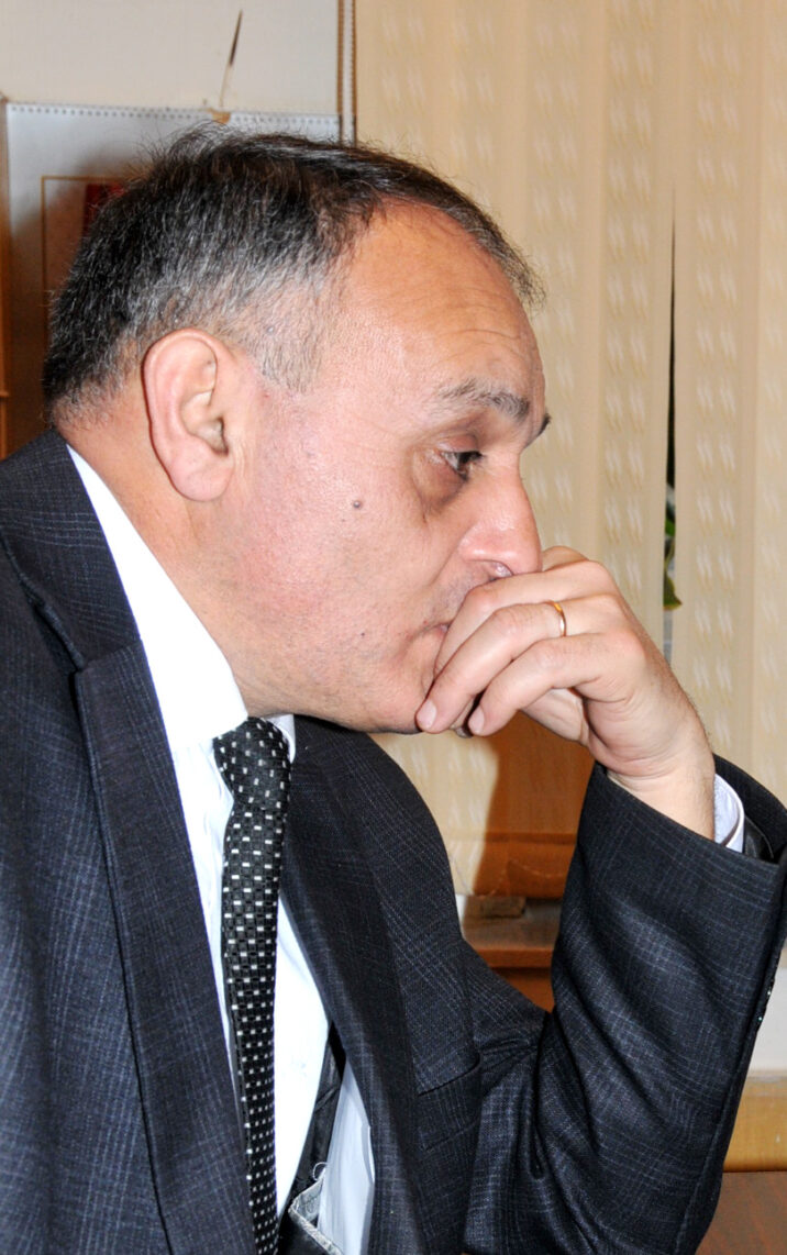 Gecə ağlamağın yaxşıdır, çiçək! Vasif SÜLEYMAN 20 yanvar şəhidlərimiz haqda paylaşım etdi