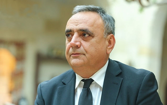 60 yaşın zirvəsindən boylanan əməkdar artist…