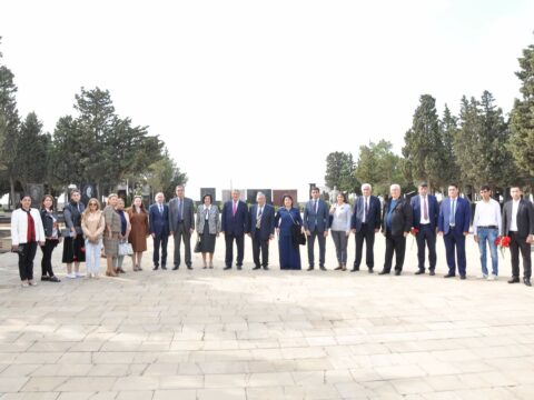 Görkəmli ədəbiyyatşünas alimlərin anım günü qeyd olunub