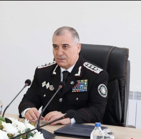 Yerində olan xidmət rəisi