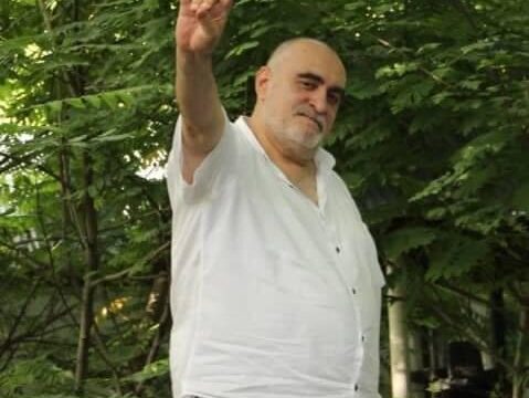 Əyyub Qiyasın doğum gününə dost təbriki…