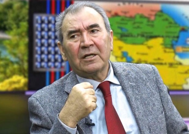 71 yaşlı müxalifətçi professor…