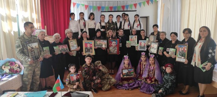 Sumqayıtda şair Esmira Günəşin şəhidlərə həsr etdiyi kitabların təqdimatı keçirildi