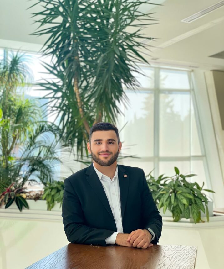 Heydər Əliyev bənzərsiz şəxsiyyətlərdən olaraq milyonlarla insanın qəlbində əbədi yaşayır