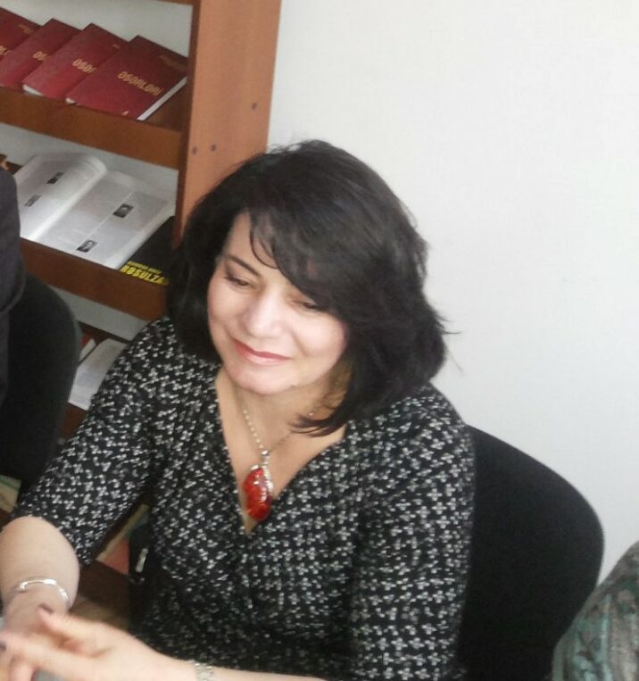 Xatirə Fərəcli : Bu qatar da ötüb getdi,  Ünüm yetmədi, yetmədi.