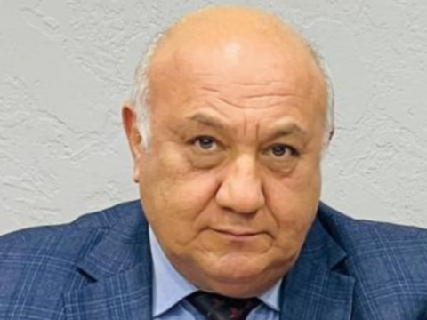 Vaqif Əsədov mətbuat nümayəndələrini təbrik etdi