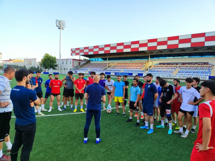 “İrəvan ” Futbol Klubu ASK Arenada məşqlərini davam etdirir.