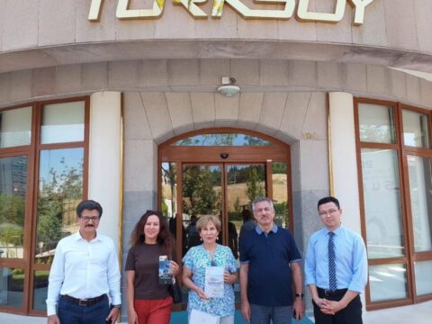 Şahnaz Şahinin “Zafer nağmeleri” kitabı Türkiyədə təqdim edildi