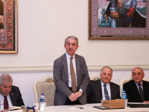 GÖRÜBƏN GƏLİRƏM MƏN BU DÜNYANI