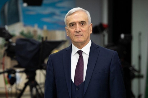 Hələ bitməyibsə gücün, təpərin…