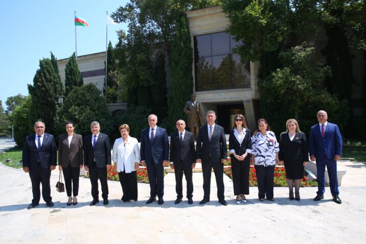 Binəqədidə “Qərbi Azərbaycan irsi” kitabının I cildinin təqdimatı olub