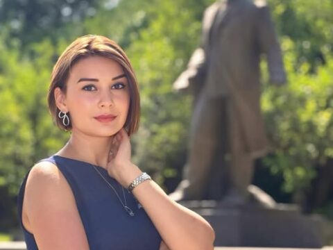 Kimsənin sığmadığı ürəyimə sığırdı. Mən bir 10 rəqəmiyəm, onsuzluq da sıfırdı.