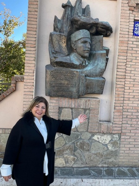 Bəli, o, ləyaqət mücəssəməsidir, şərəf timsalıdır…