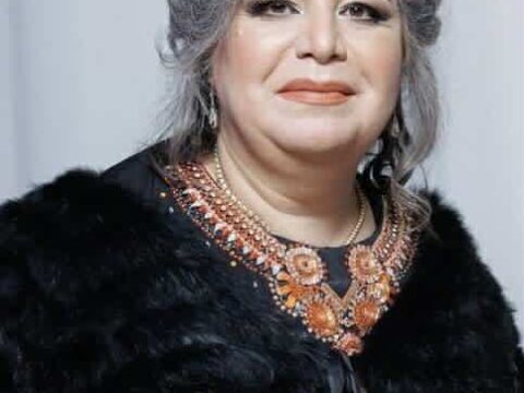 O, Mütaliəni xoşlayır, kitab oxumaqdan zövq alır…