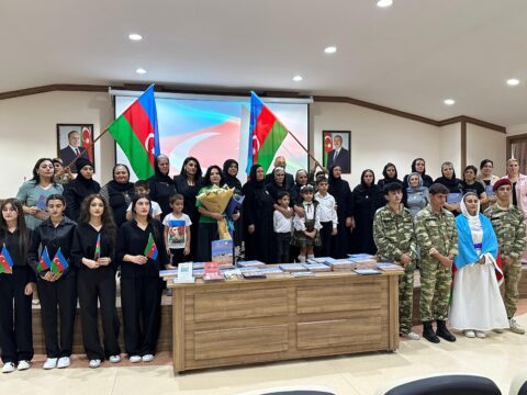 Naxçıvanda “Şirin ömür payım vətənə qurban” kitabının təqdimatı keçirilib