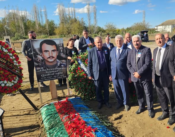 Şəhid Teymur Allahverdiyev 33 ildən sonra torpağa tapşırıldı