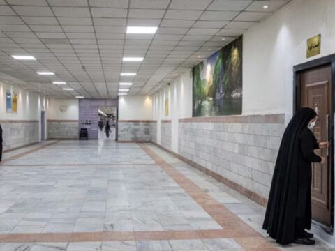 İranda qadın həbsxanasını bağlamağa çağırırlar