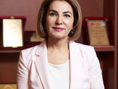 “…xatirələri kölgəmə həyan qoyub gedirəm…” – Sona VƏLİYEVA