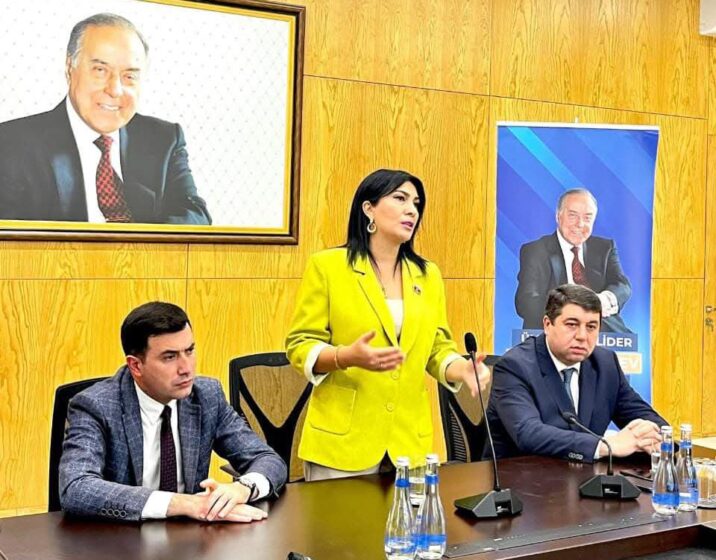 Deputat Elnarə Akimova “Ümummilli Lider Heydər Əliyev mühazirələri” layihəsi çərçivəsində tələbələrlə görüşdü