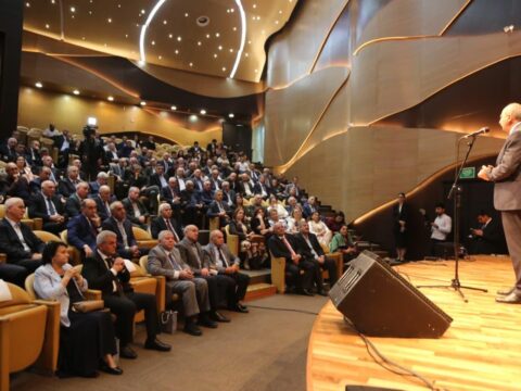 Fazil Mustafa trilogiyasını təqdim  etdi