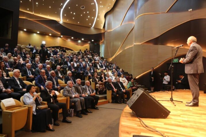 Fazil Mustafa trilogiyasını təqdim  etdi