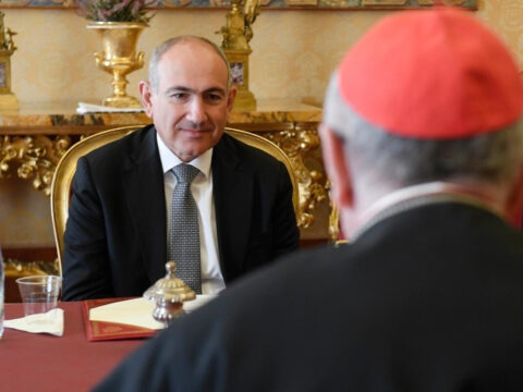 Paşinyan Vatikanda Azərbaycanla sülhdən danışdı