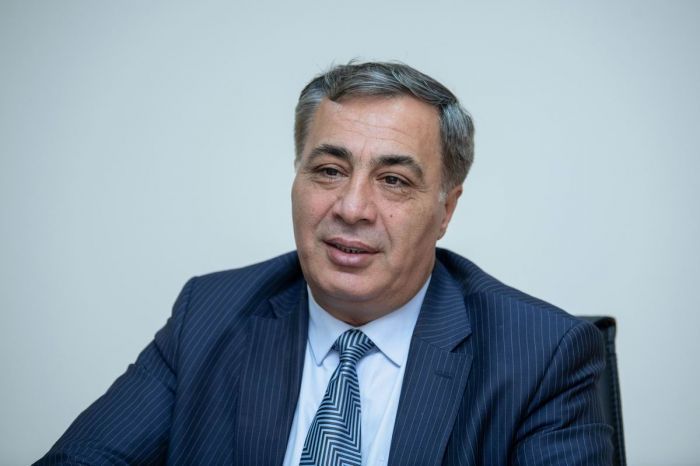 Döyüşə qızlar gedir… – Əsəd CAHANGİR