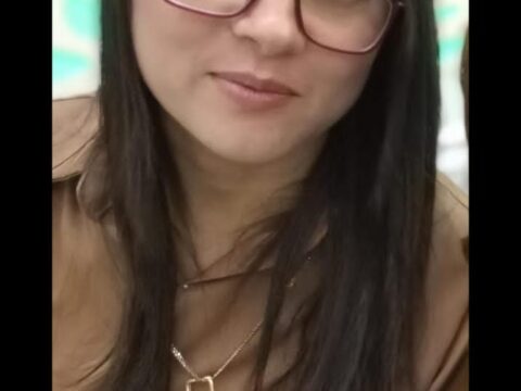 Yazın boyadığı yaşıl yarpağın, Rəngini dəyişir, saraldır payız – Rəqsanə Tacirqızının şeirləri