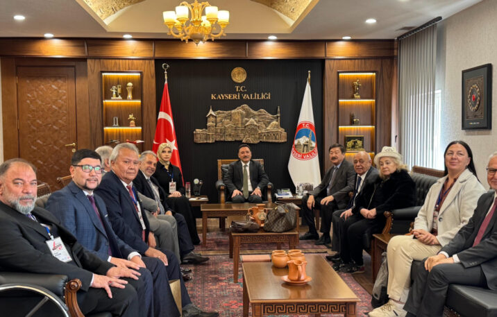 Kayseridə Türk dünyası şairlərinin iştirakı ilə Beynəlxalq ədəbi toplantı keçirilib